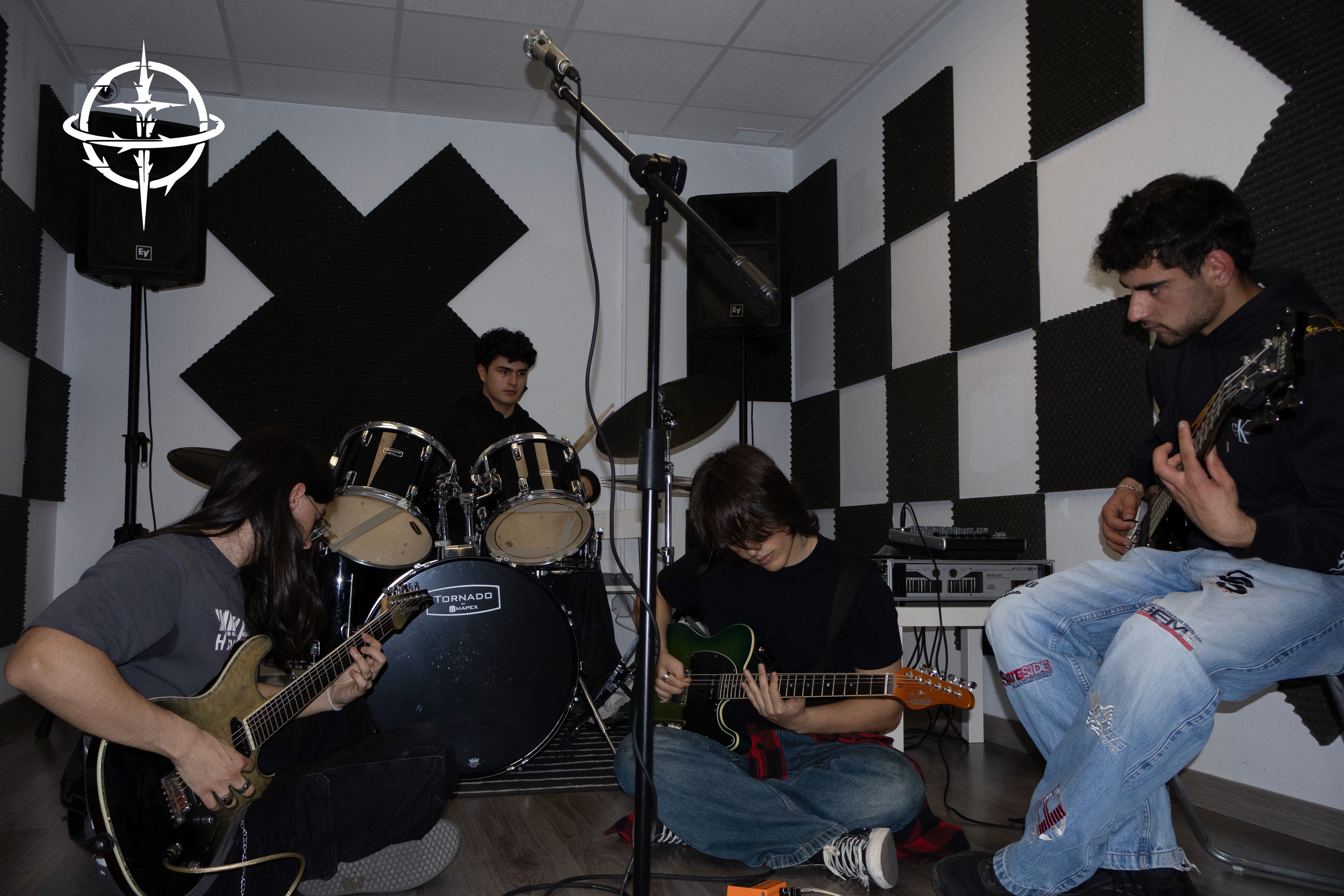 Fell into Disease en ensayo